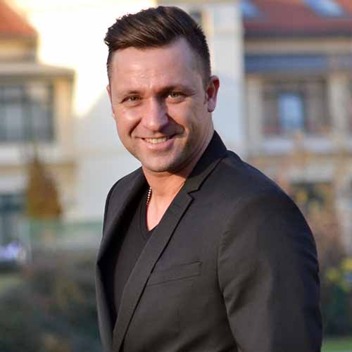 V-Tech - előadó
